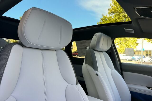 New 2027 Cadillac Optiq Sport w/ LPO, Floor Liner Package AWD/4WD image 17