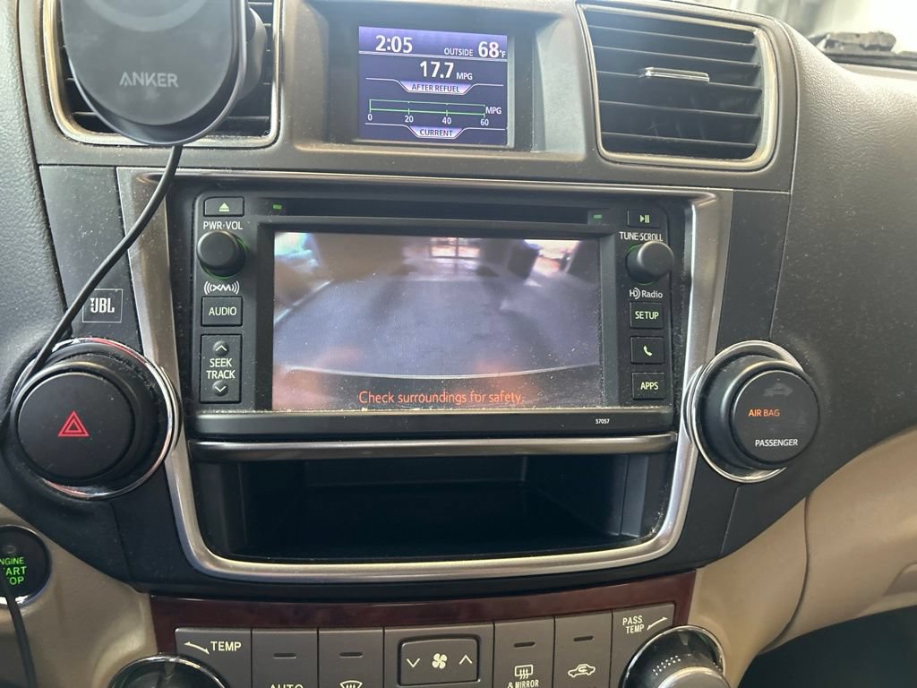 Used 2013 Toyota Highlander Limited AWD/4WD image 17