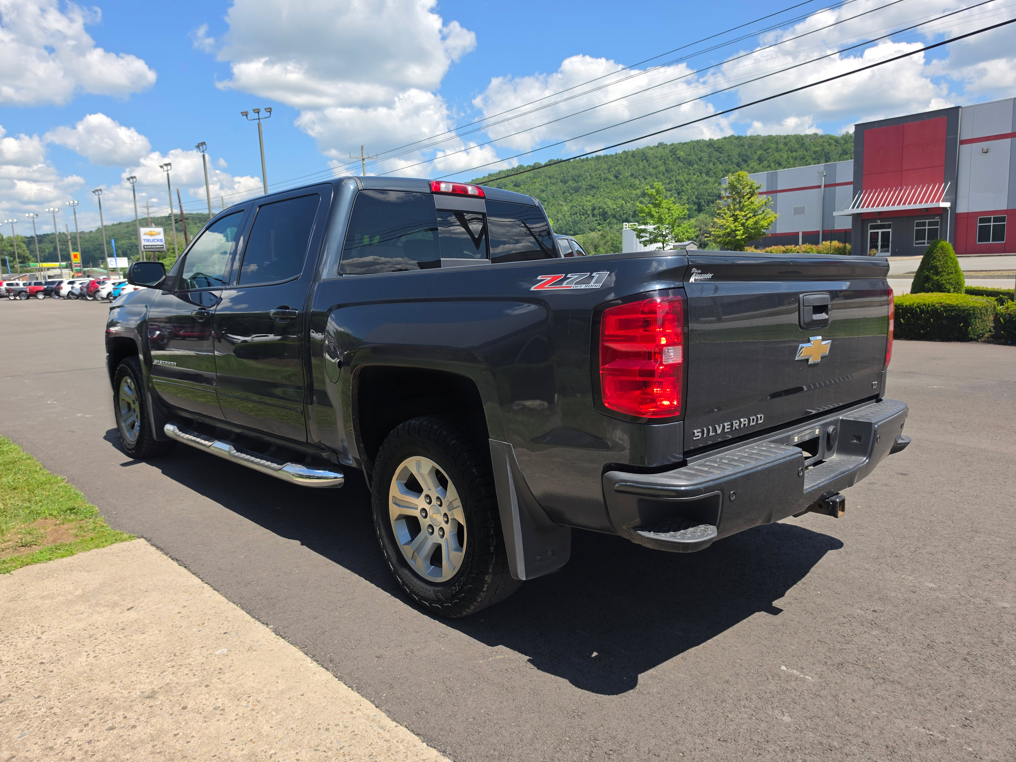 Used 2017 Chevrolet Silverado 1500 LT w/ All Star Edition AWD/4WD image 5