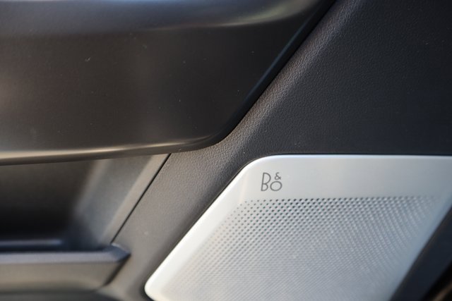 Used 2025 Ford F150 Lariat w/ Equipment Group 502A High image 9