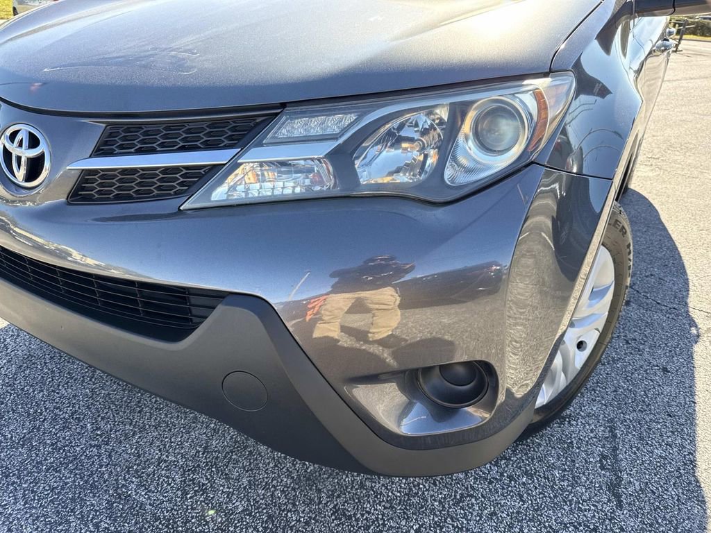 Used 2015 Toyota RAV4 LE image 9