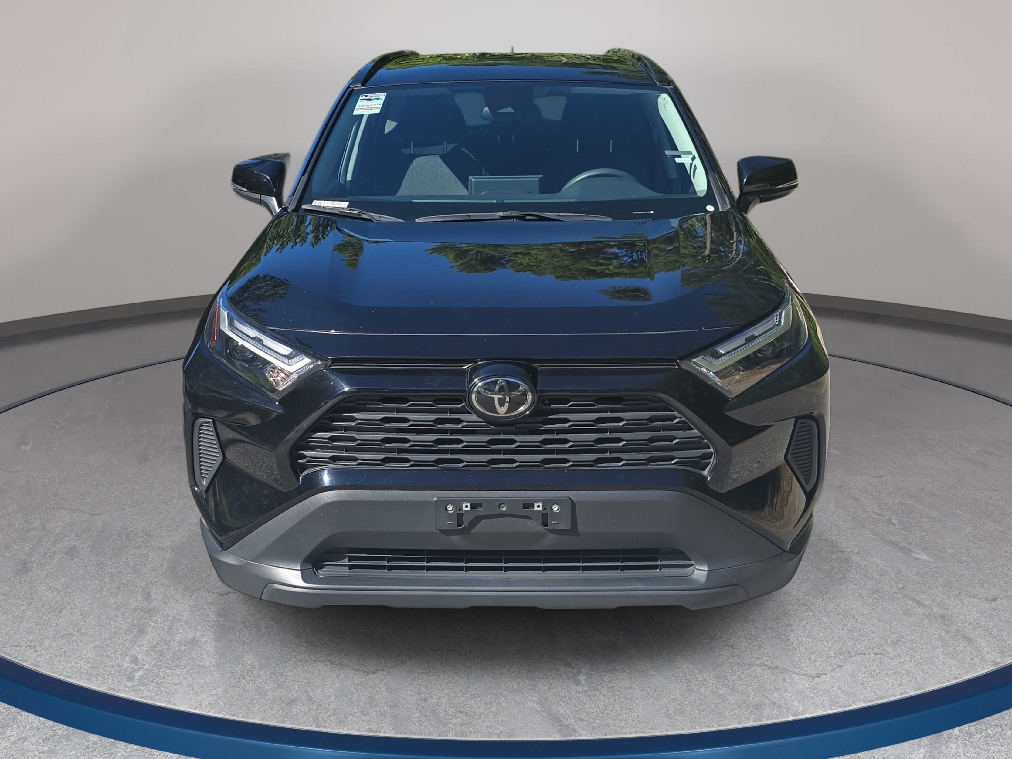 Used 2025 Toyota RAV4 XLE FWD image 2