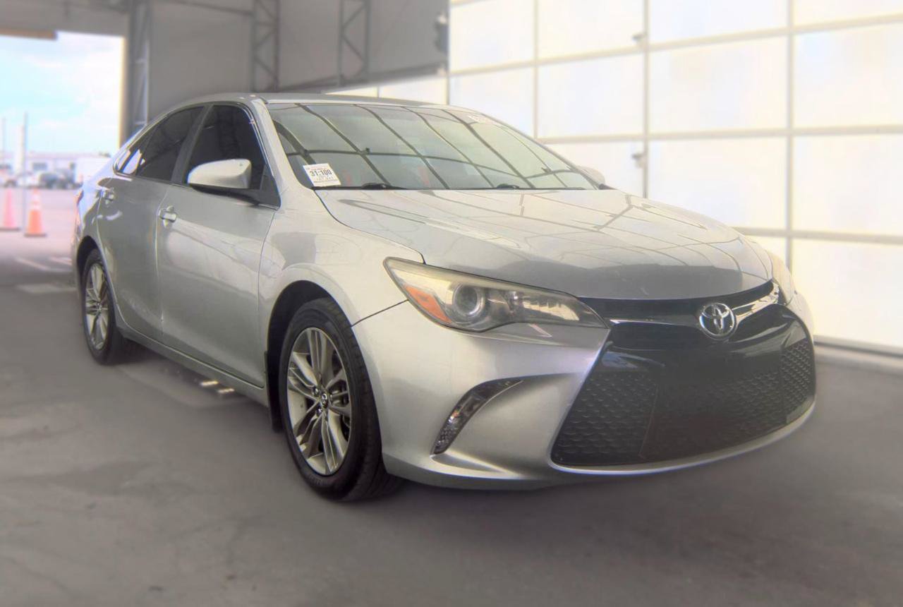 Used 2017 Toyota Camry SE FWD image 3