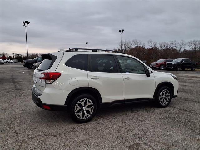 Used 2022 Subaru Forester Premium image 9
