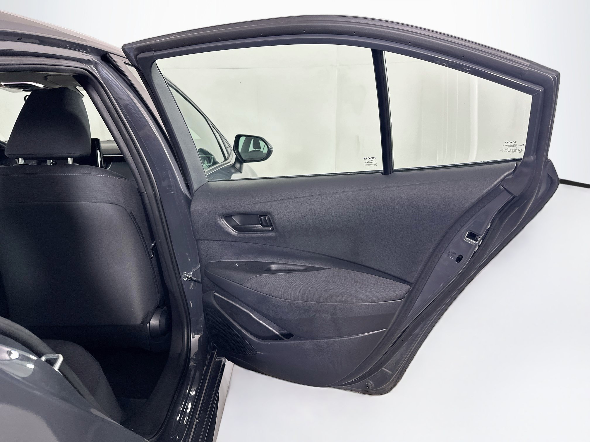 Used 2025 Toyota Corolla LE FWD image 28