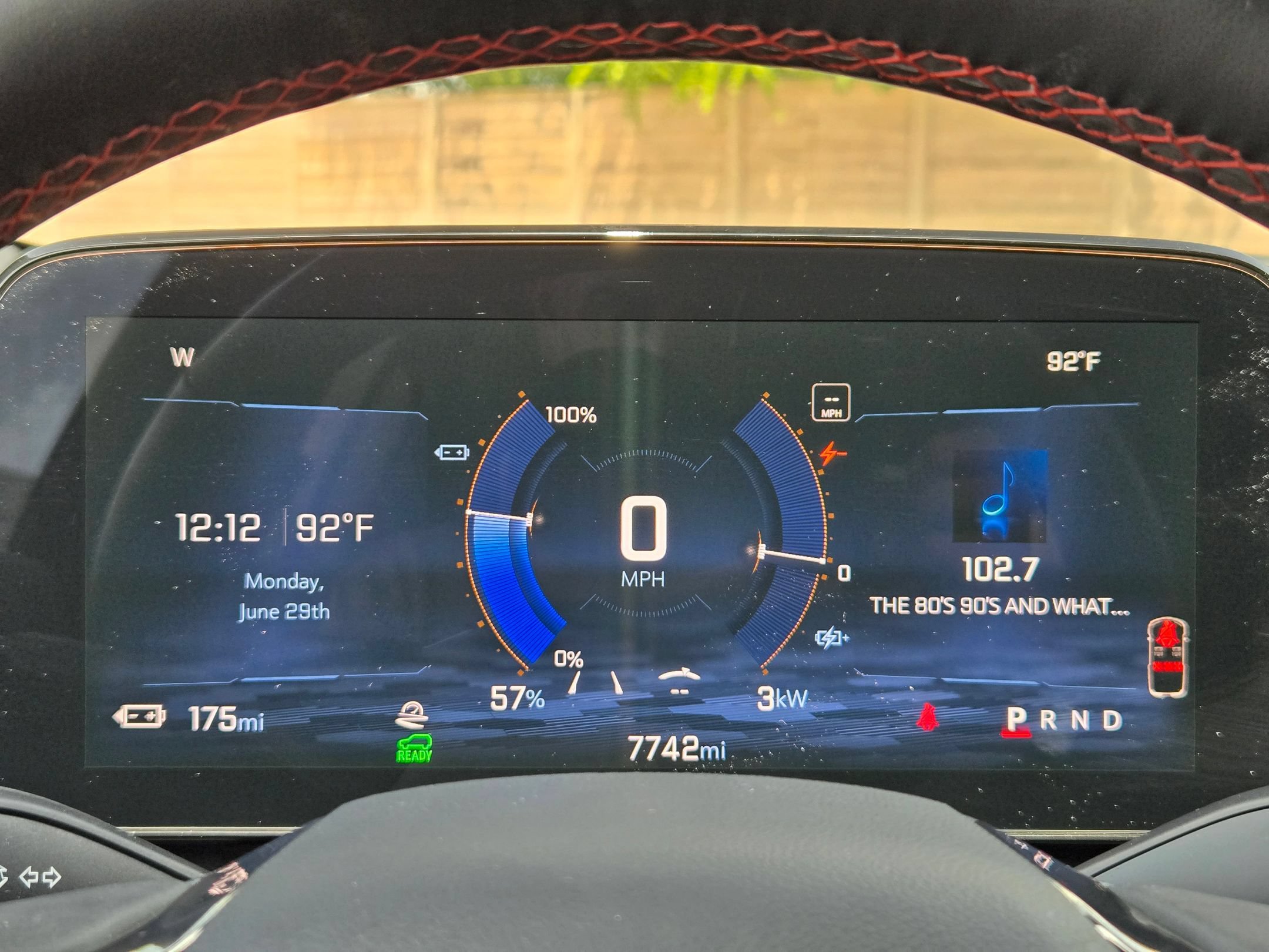 Used 2025 Chevrolet Equinox EV RS FWD image 23