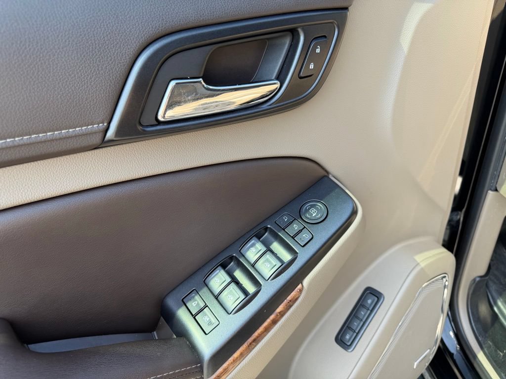 Used 2019 Chevrolet Suburban Premier AWD/4WD image 13