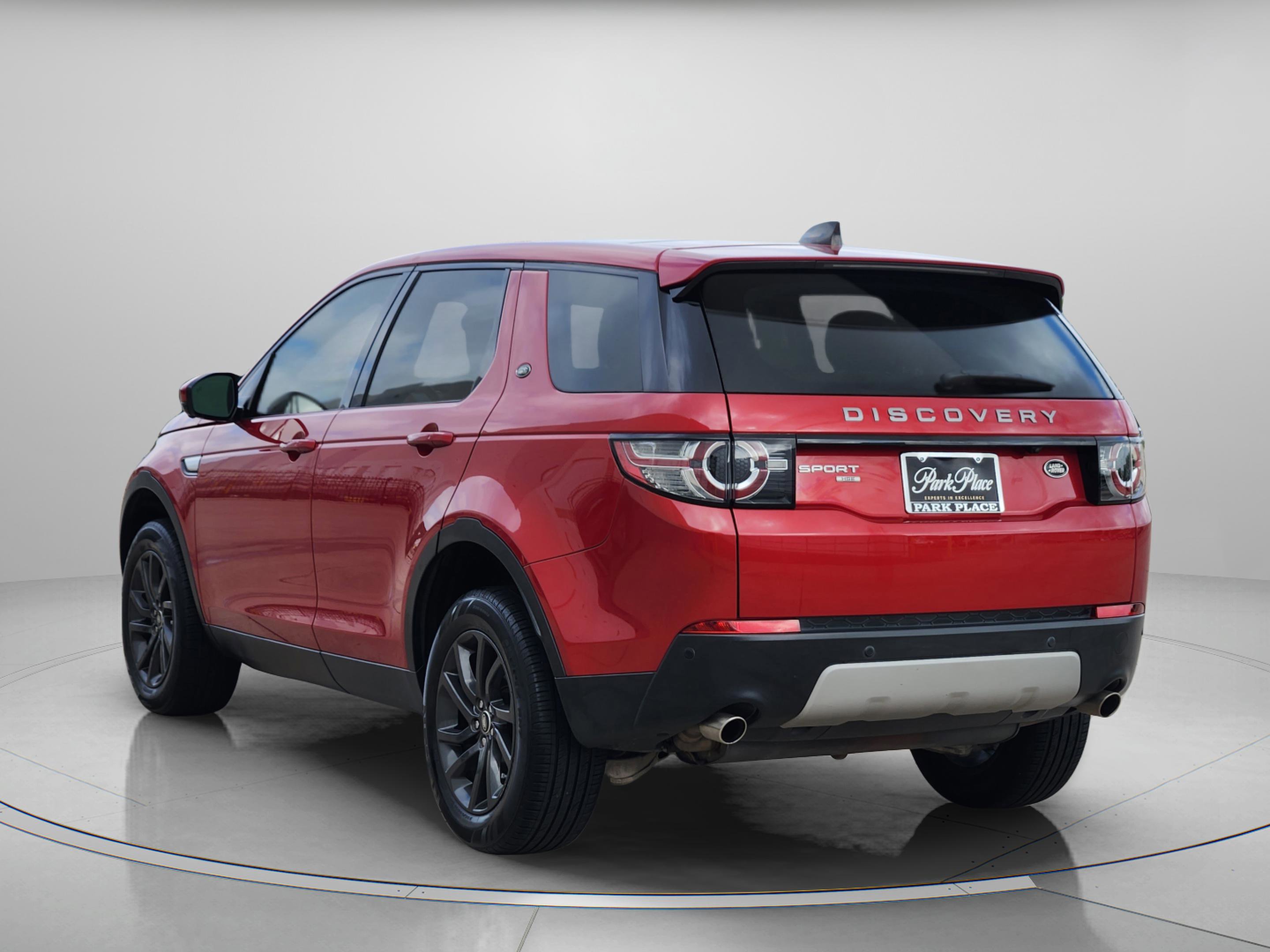 Used 2019 Land Rover Discovery Sport HSE AWD/4WD image 3