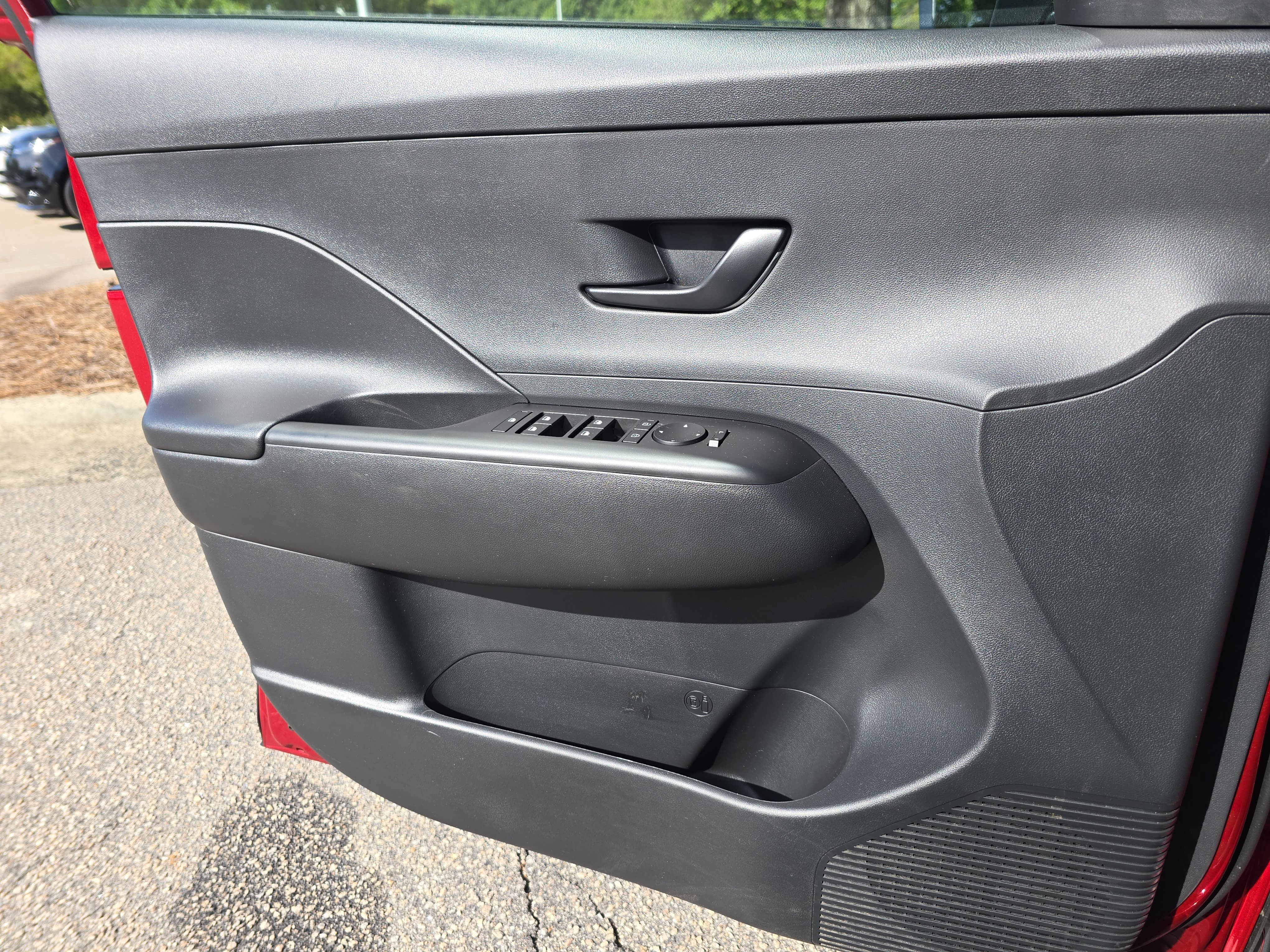 Used 2025 Hyundai Kona SEL FWD image 28