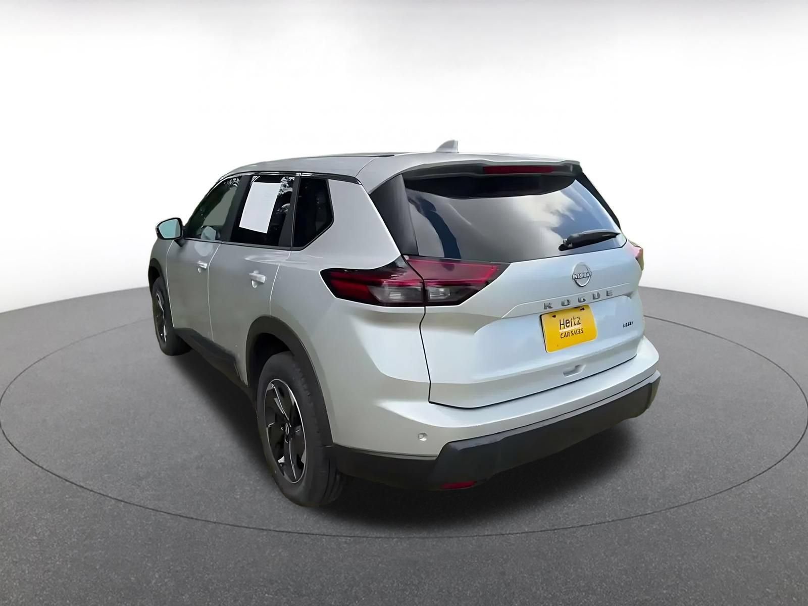 Used 2025 Nissan Rogue SV AWD/4WD image 10