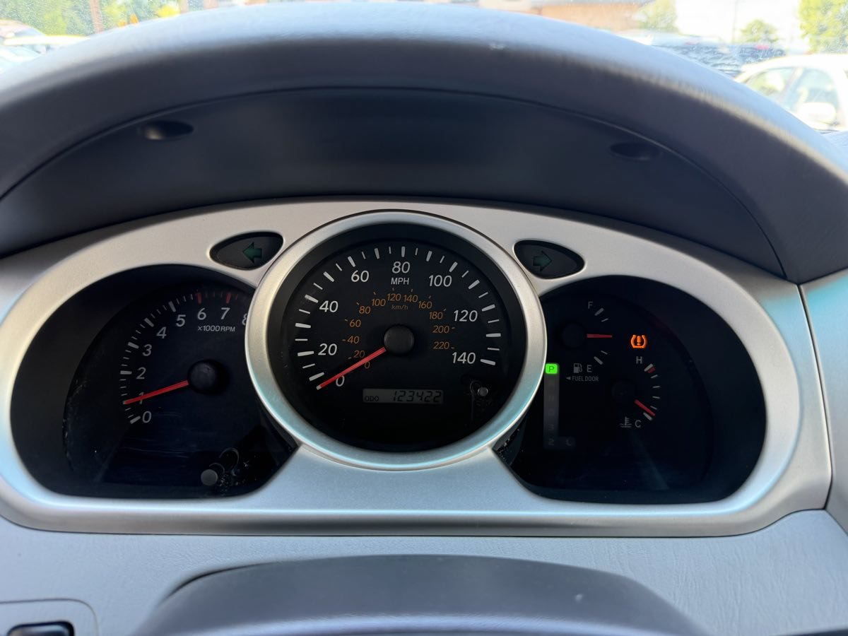 Used 2006 Toyota Highlander Limited AWD/4WD image 15