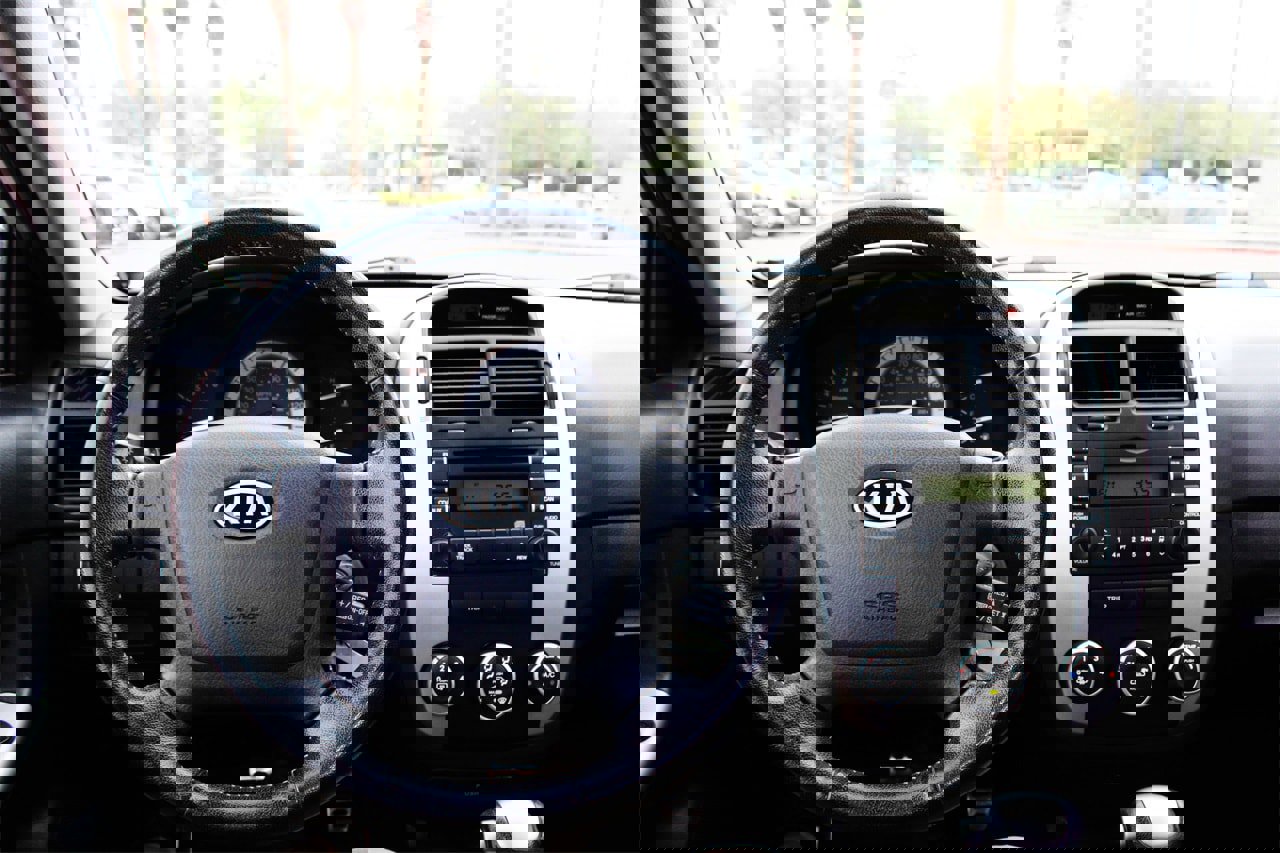 Used 2009 Kia Spectra5 SX image 23