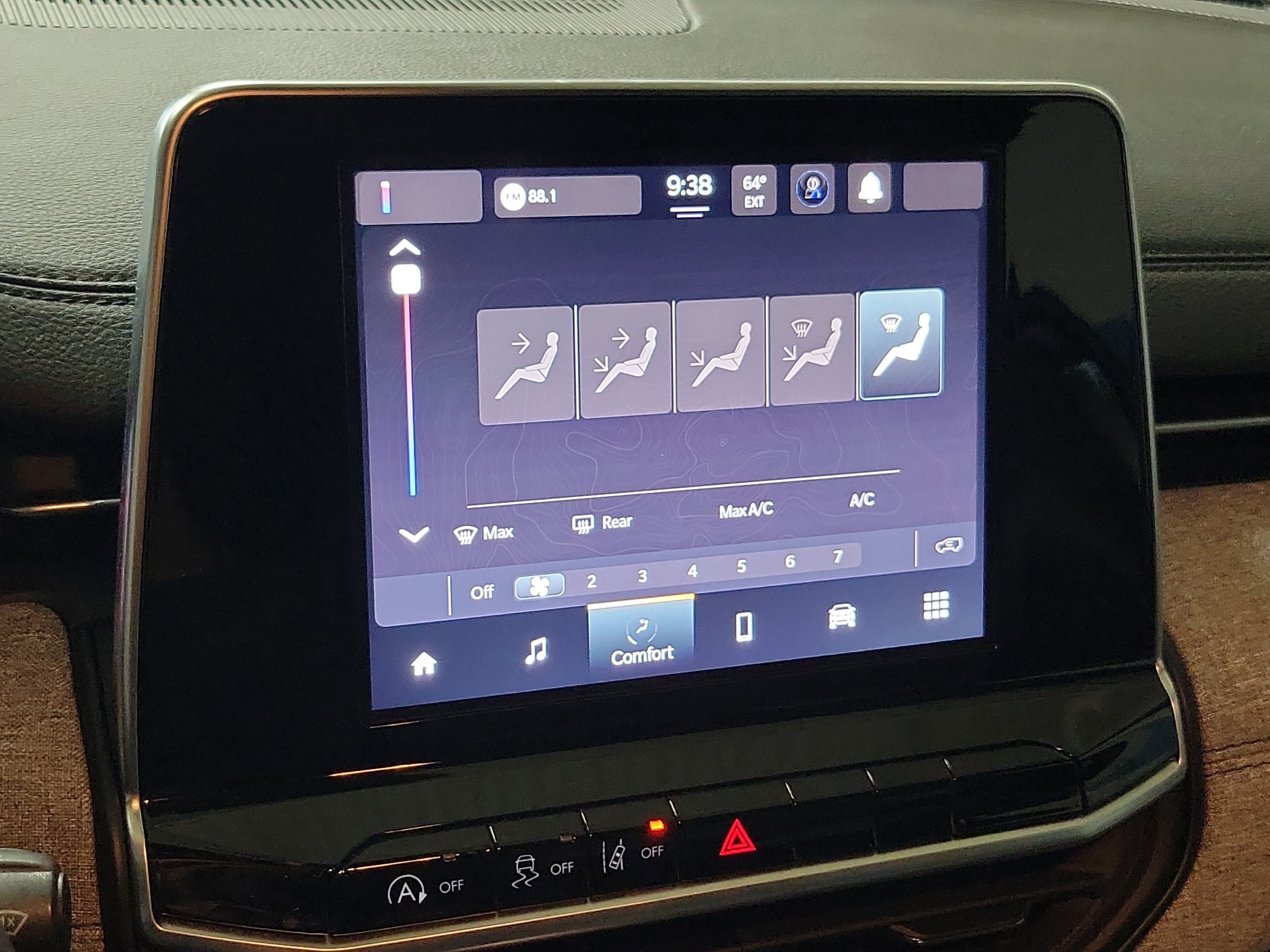 Used 2025 Jeep Compass Latitude image 34