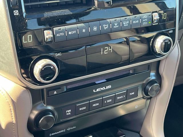 Used 2023 Lexus GX 460 Premium w/ Premium Package image 34