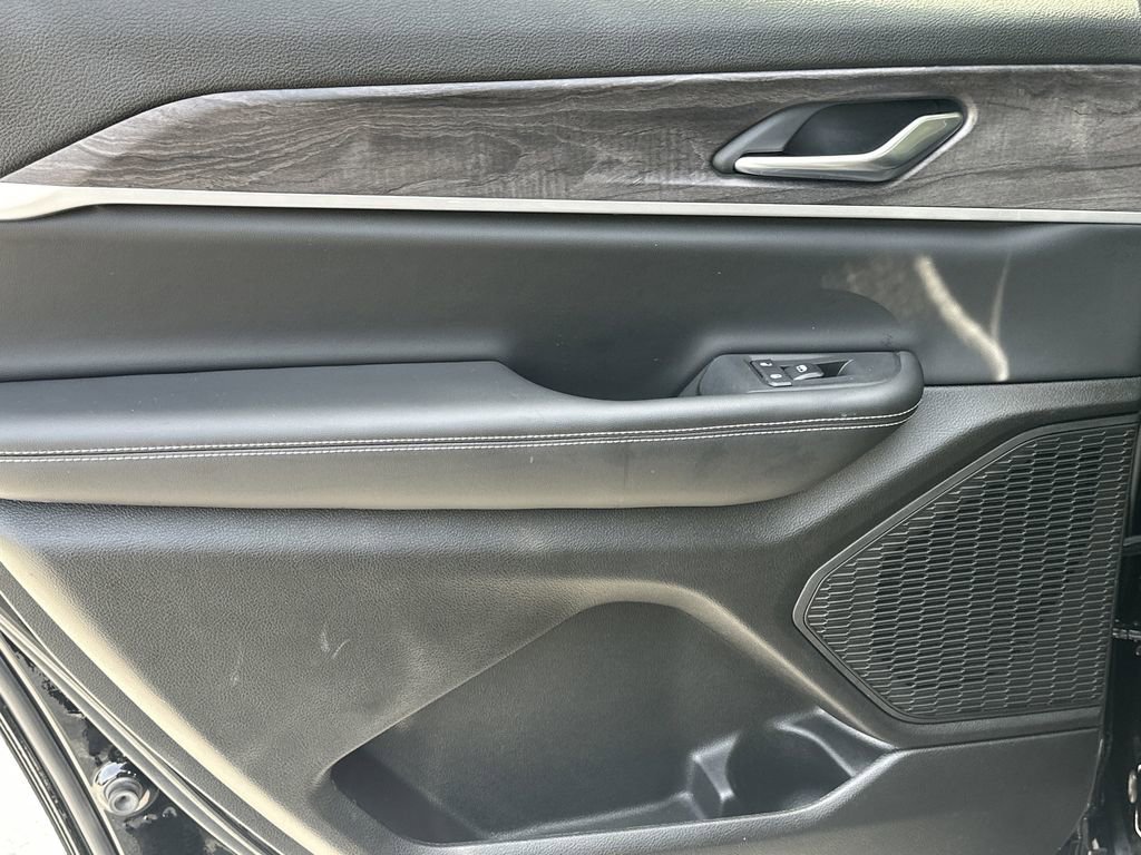 Used 2023 Jeep Grand Cherokee L Limited w/ Rear Seat Video Group I image 23