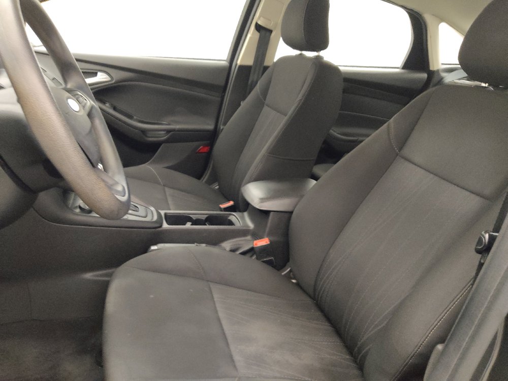 Used 2018 Ford Focus SE FWD image 17
