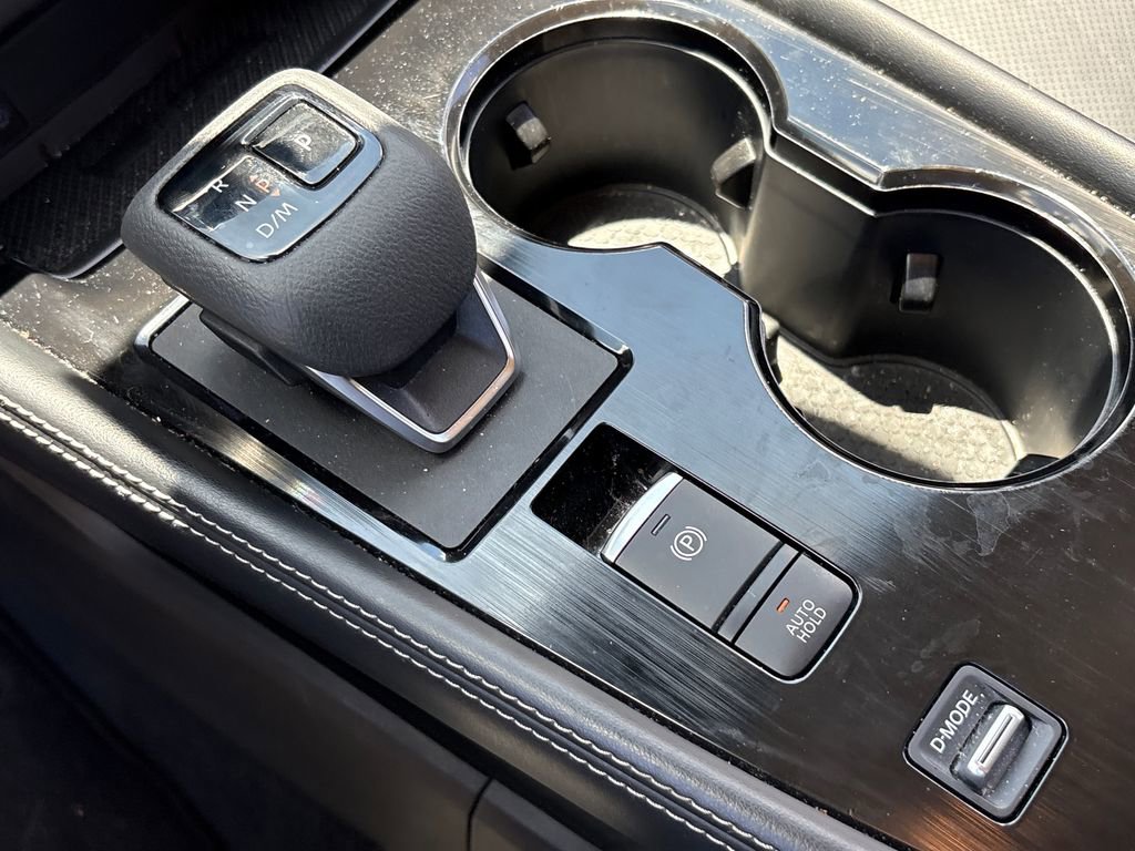 Used 2024 Nissan Rogue Platinum w/ Platinum Premium Package FWD image 27