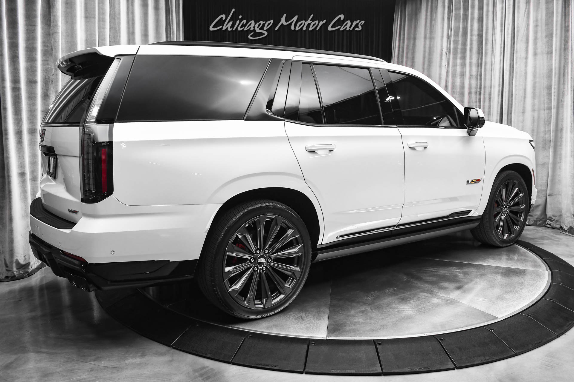 Used 2025 Cadillac Escalade V image 5