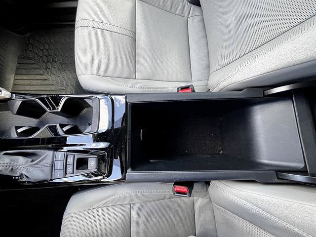 Used 2025 Toyota Camry XLE FWD image 22