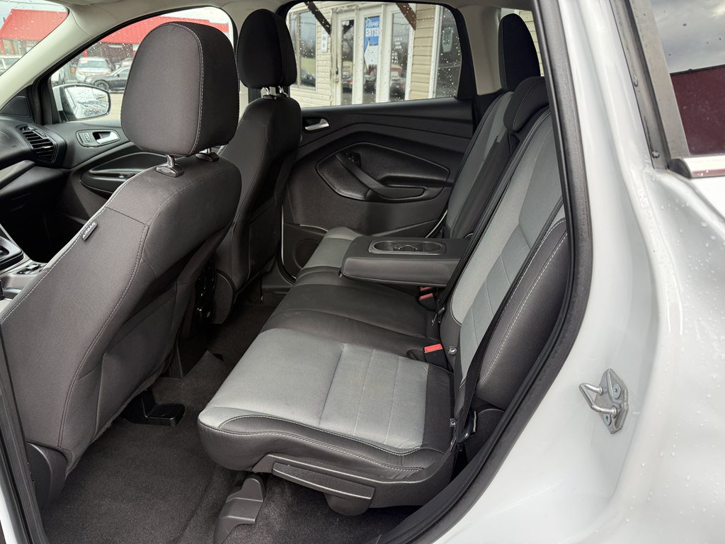Used 2016 Ford Escape SE w/ Equipment Group 201A FWD image 15