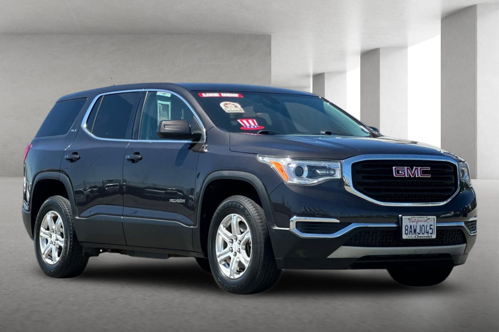 Used 2018 GMC Acadia SLE FWD image 1