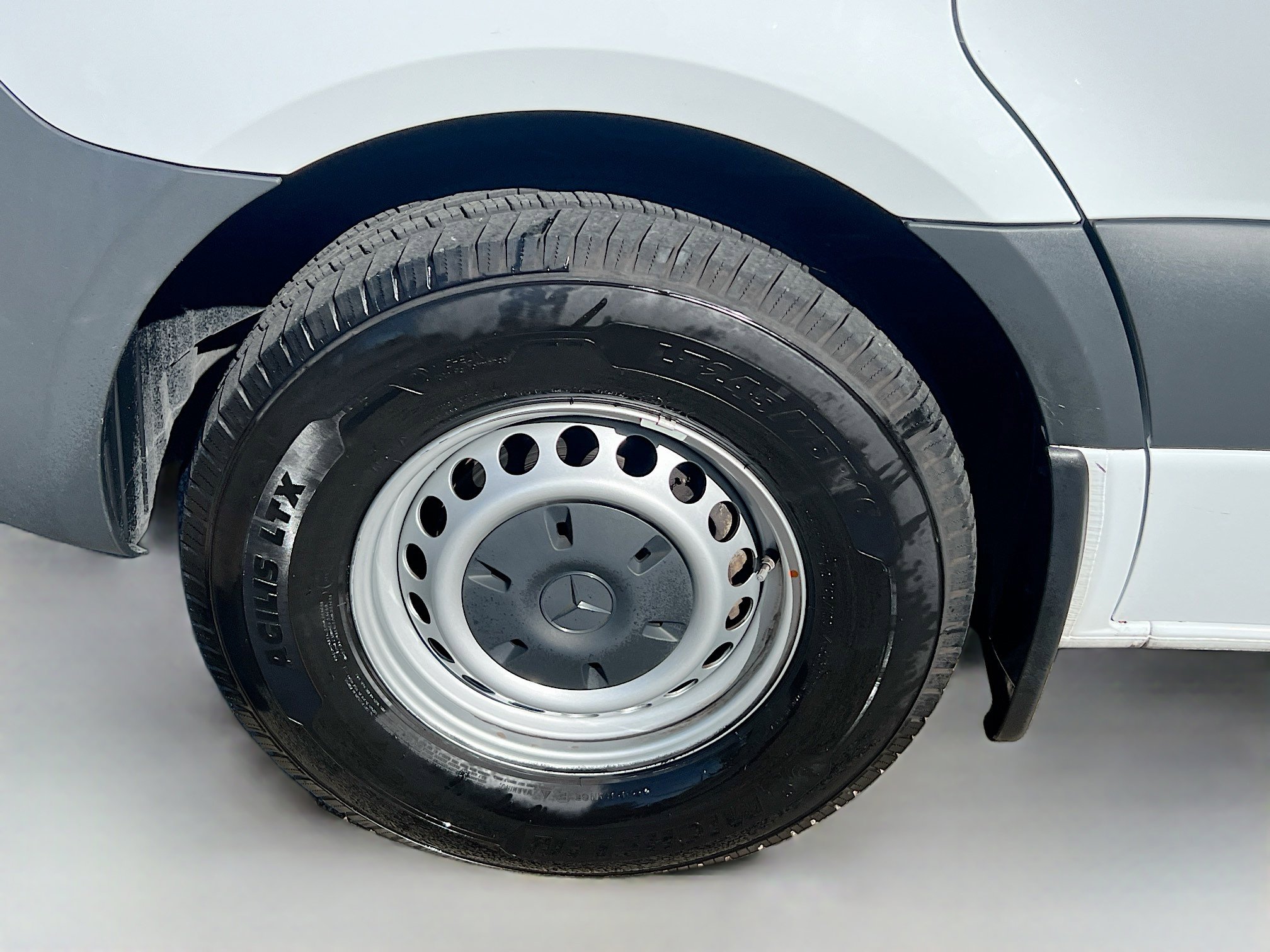 Used 2025 Mercedes-Benz Sprinter 2500 image 13