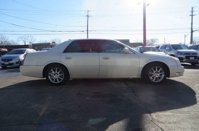 Used 2010 Cadillac DTS Luxury image 6