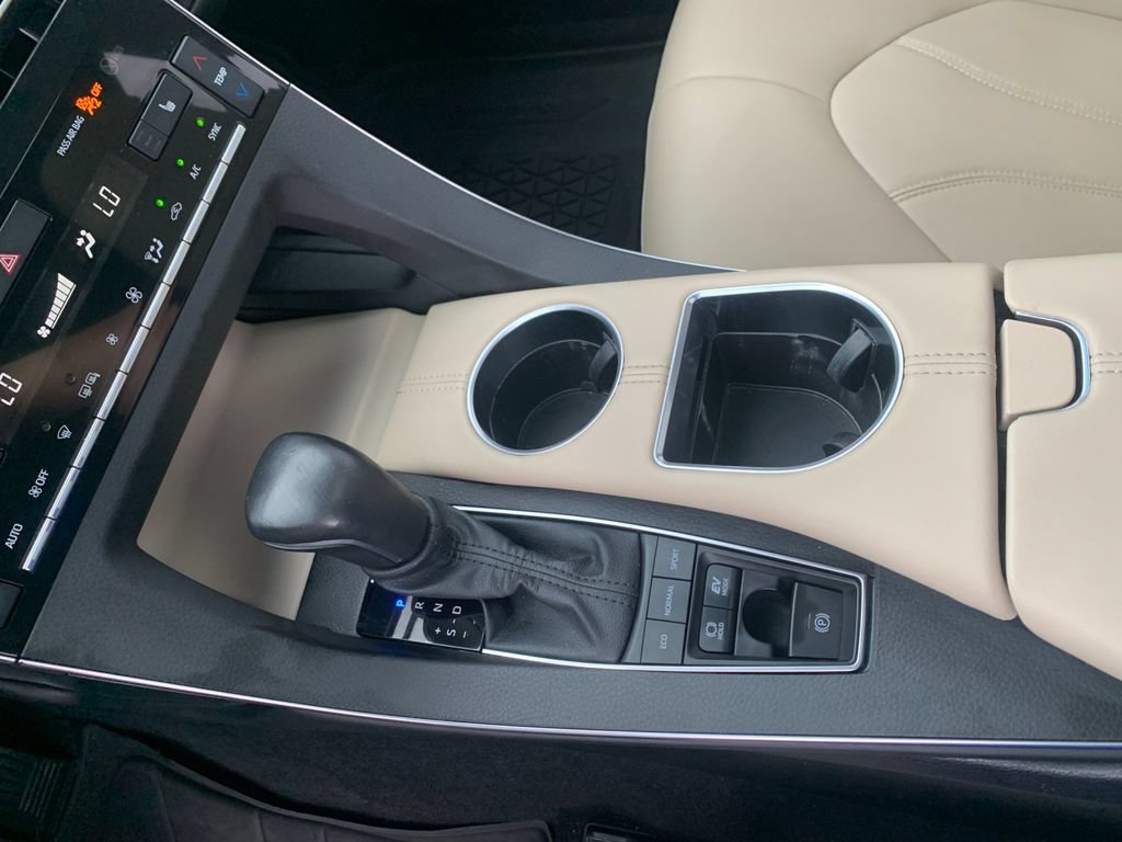 Used 2022 Toyota Avalon XLE w/ Moonroof Package FWD image 24