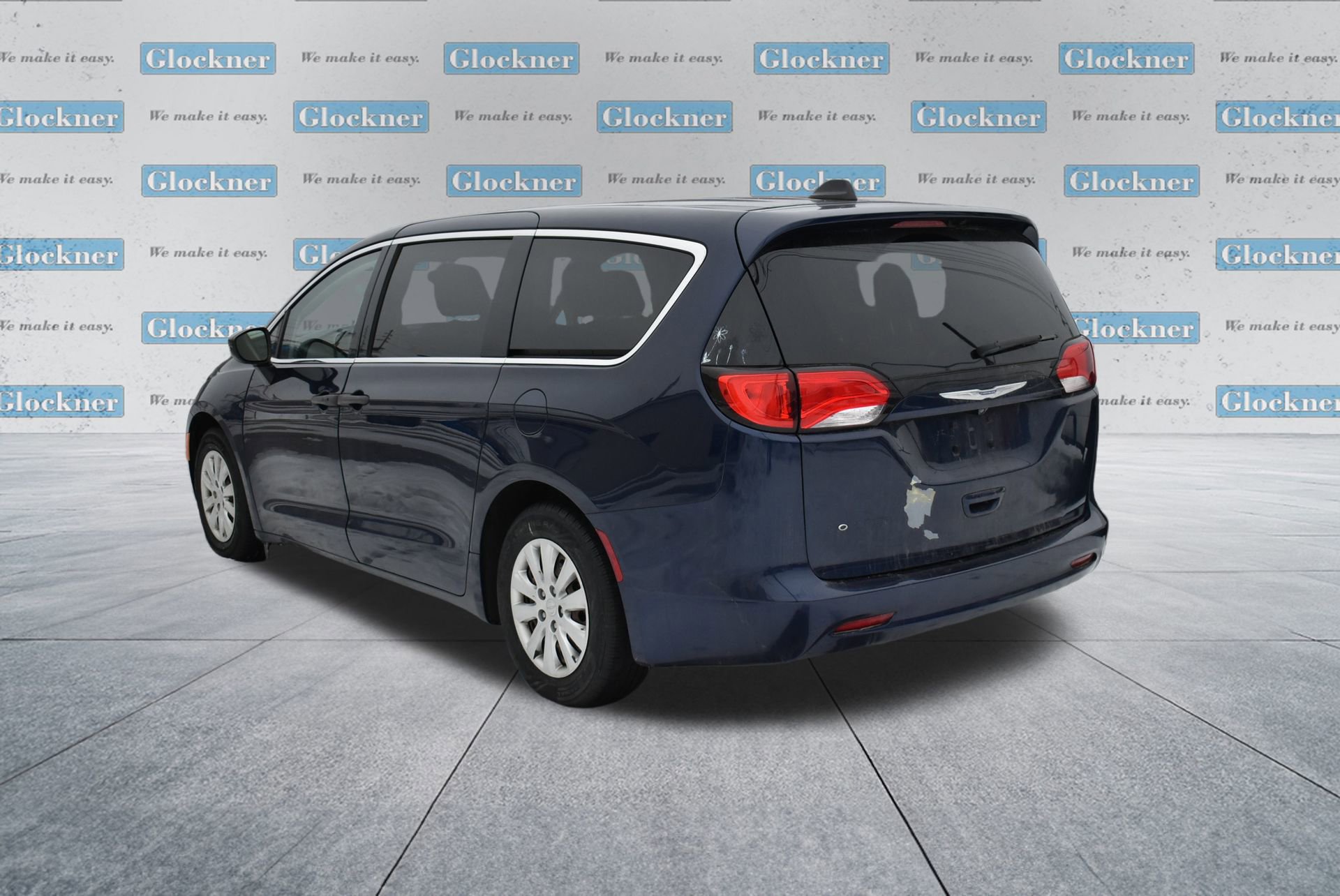 Used 2020 Chrysler Voyager L image 11
