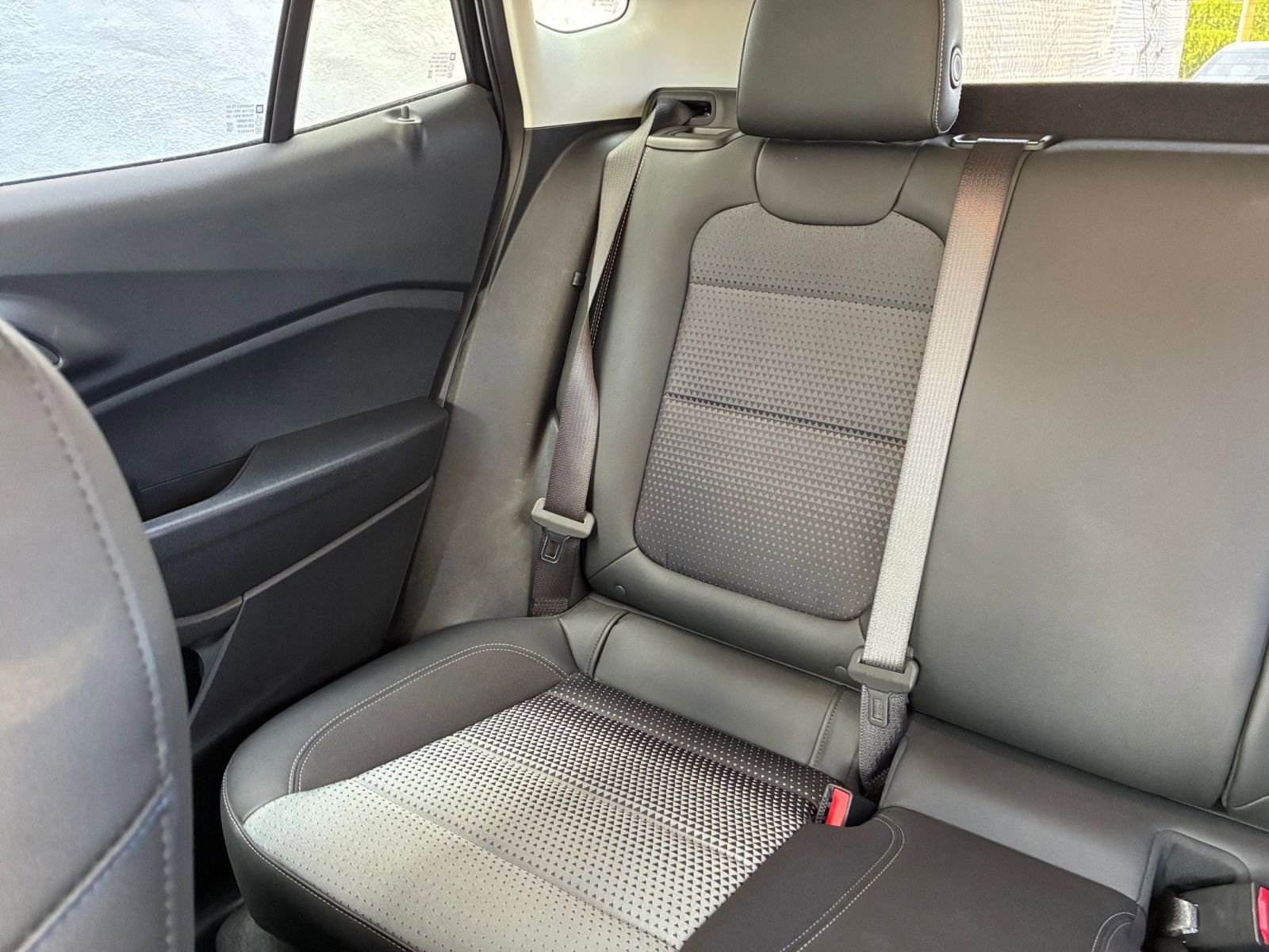 Used 2025 Chevrolet Trax LT image 38