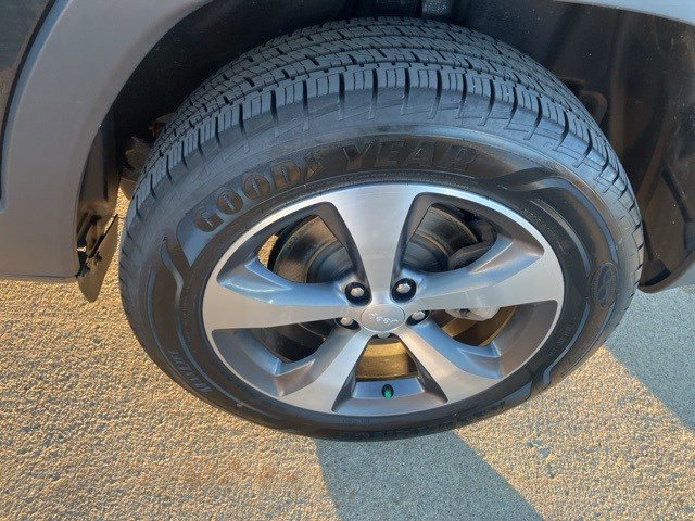 Certified 2021 Jeep Cherokee Limited w/ Elite Package image 24