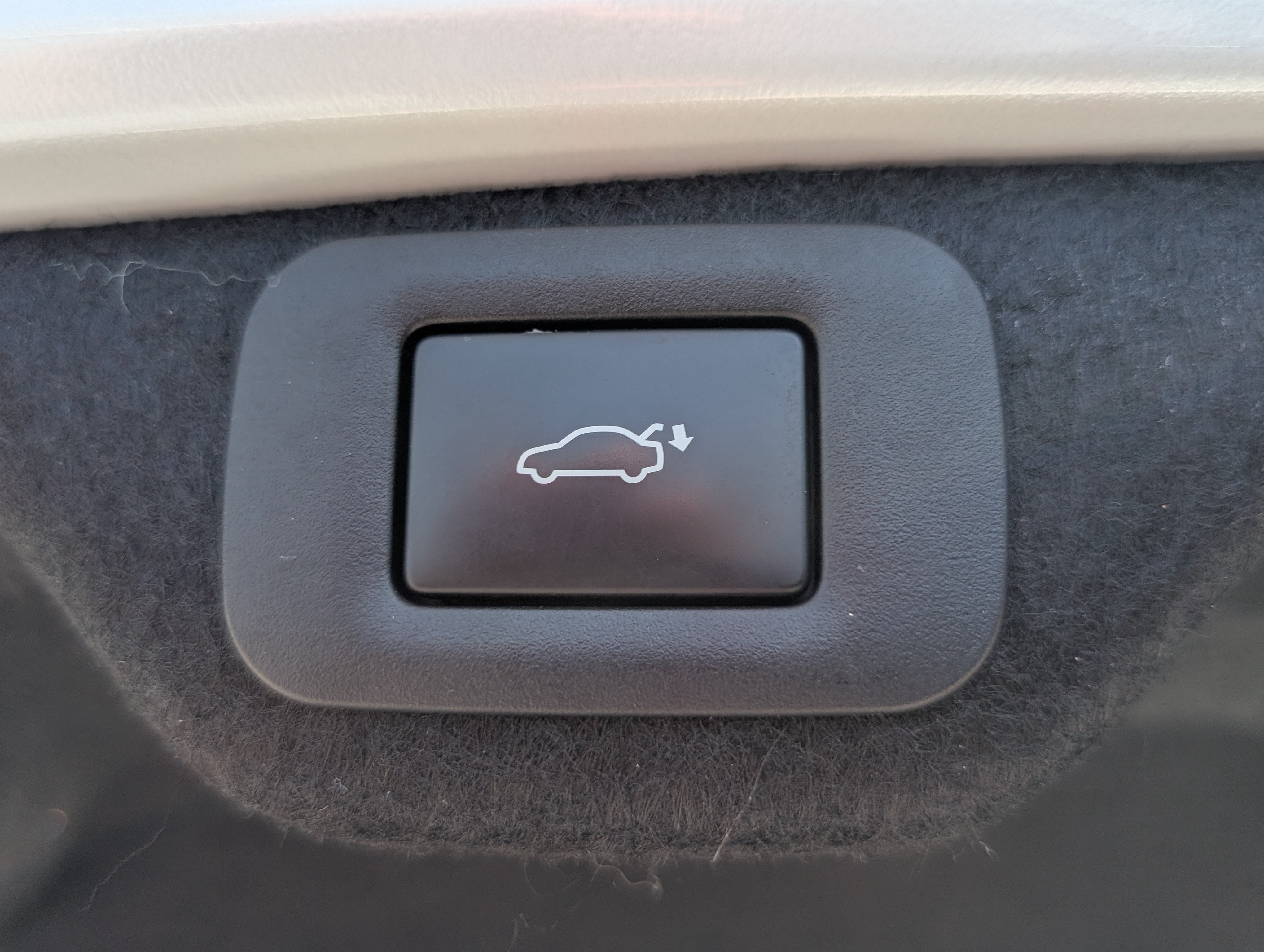 Used 2024 Lexus ES 300h Ultra Luxury w/ Accessory Package (Z2) FWD image 14
