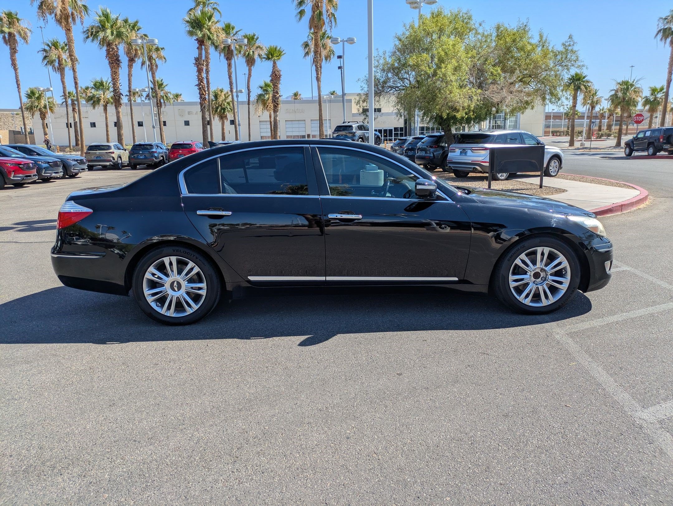 Used 2011 Hyundai Genesis 4.6 RWD image 6