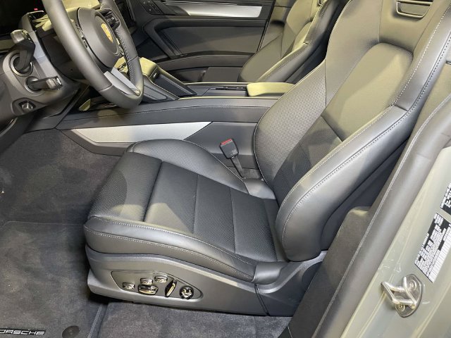 New 2026 Porsche Cayenne S AWD/4WD image 5
