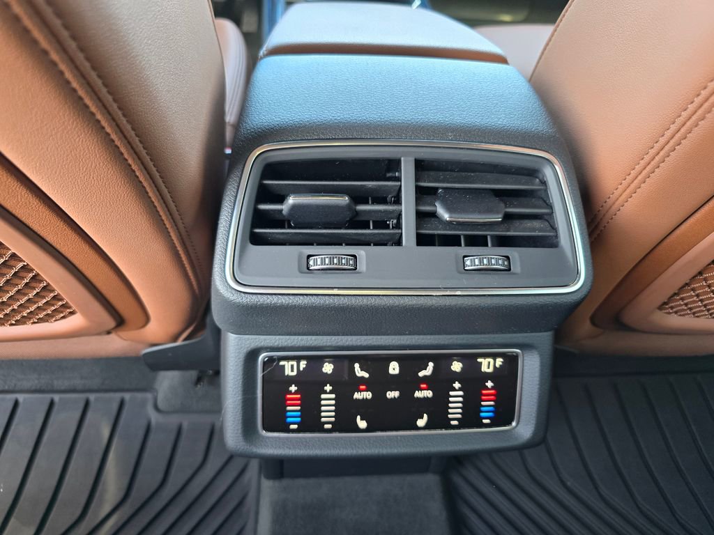 Used 2023 Audi e-tron Premium Plus w/ Premium Plus Package image 26