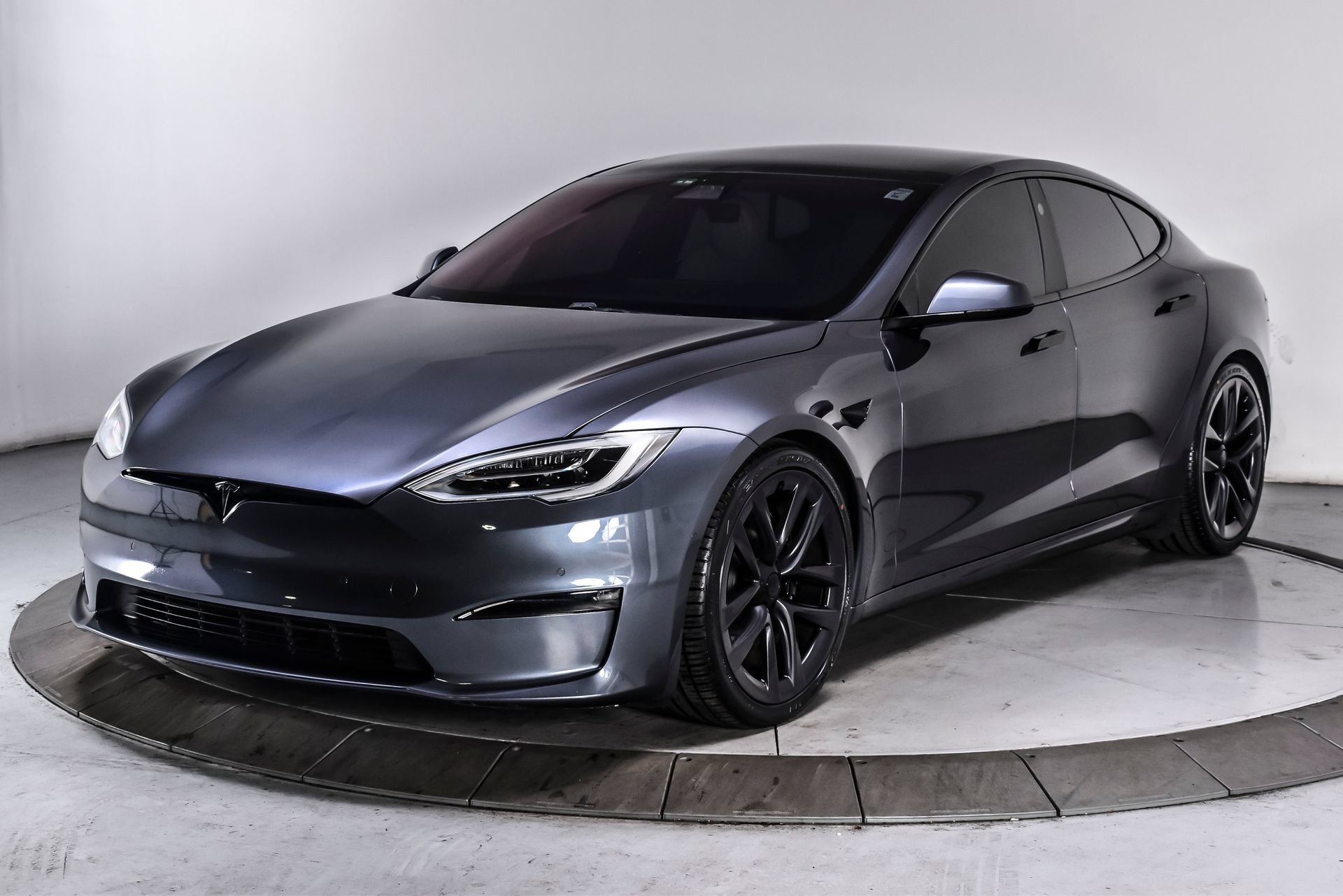 Used 2021 Tesla Model S Plaid AWD/4WD image 2