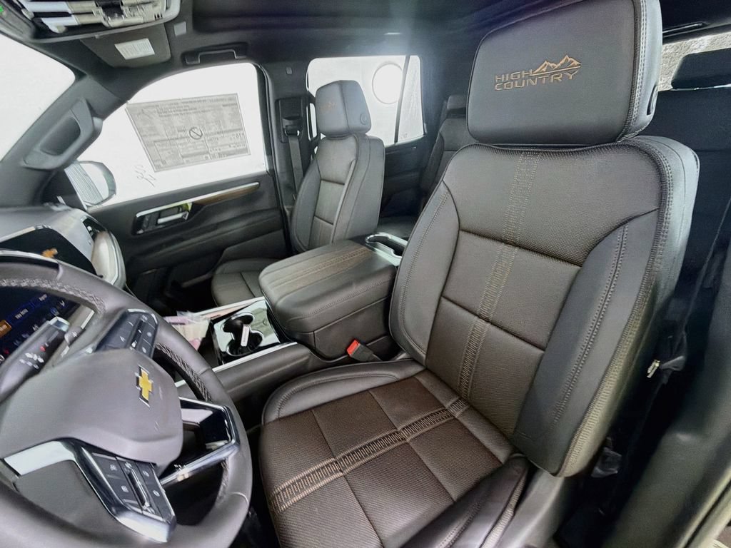 New 2026 Chevrolet Tahoe High Country AWD/4WD image 18
