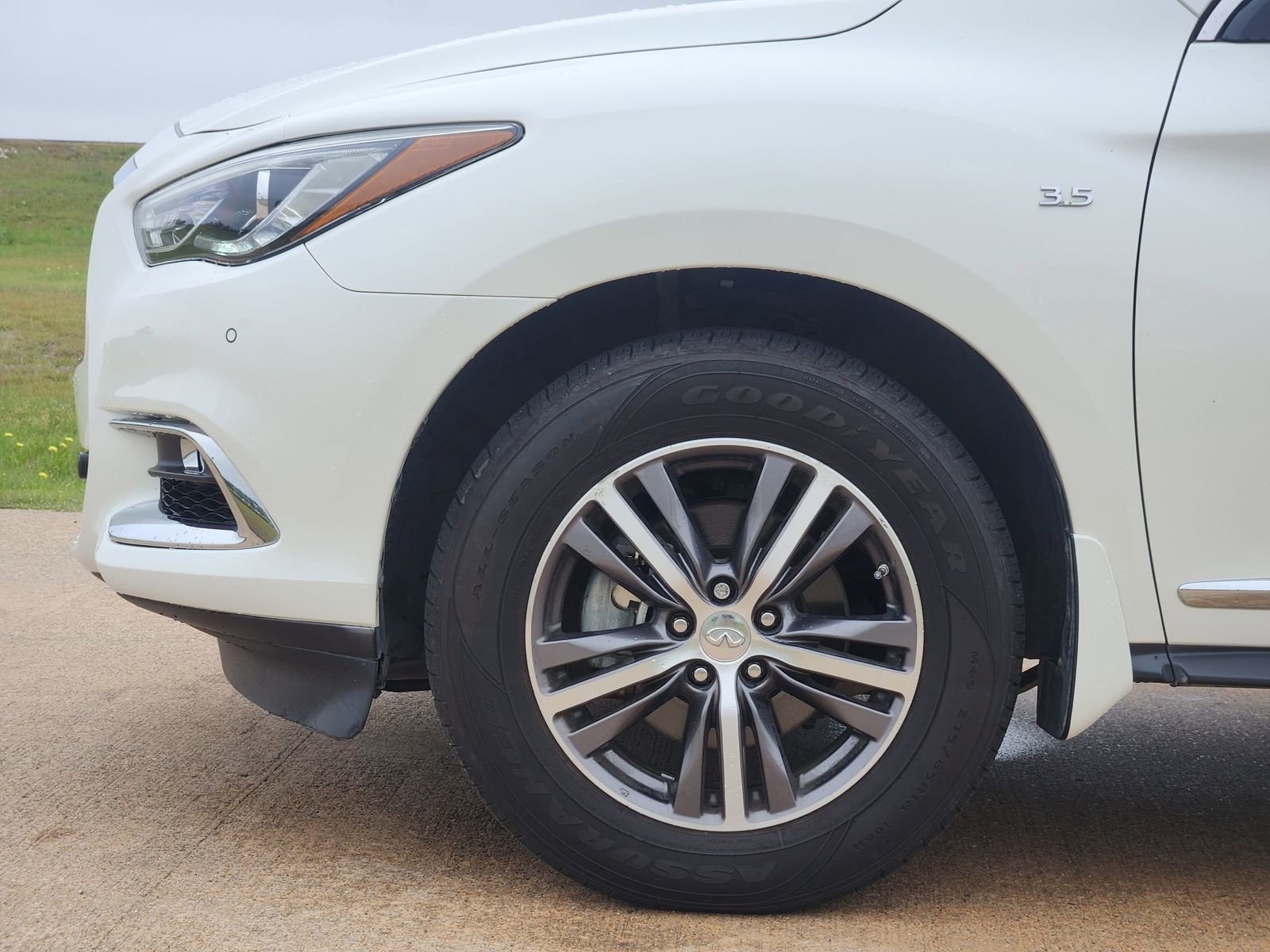 Used 2019 INFINITI QX60 Luxe w/ Essential Package FWD image 13