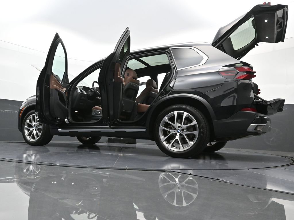 Used 2024 BMW X5 xDrive40i w/ Premium Package image 42