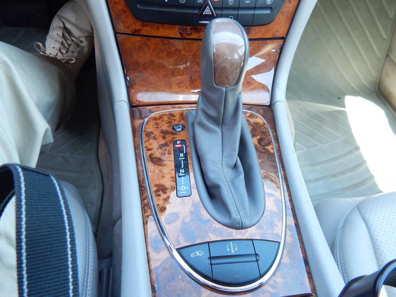 Used 2005 Mercedes-Benz E 500 4MATIC Sedan image 23
