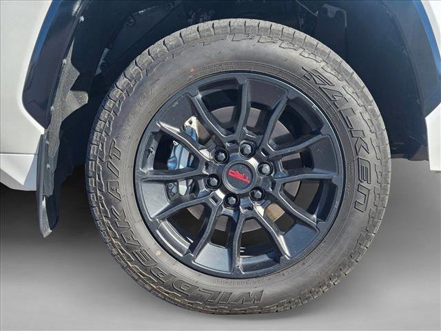 Used 2025 Toyota Tundra Platinum w/ TRD Off-Road Package AWD/4WD image 27