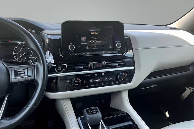 Used 2025 Nissan Pathfinder SV AWD/4WD image 9
