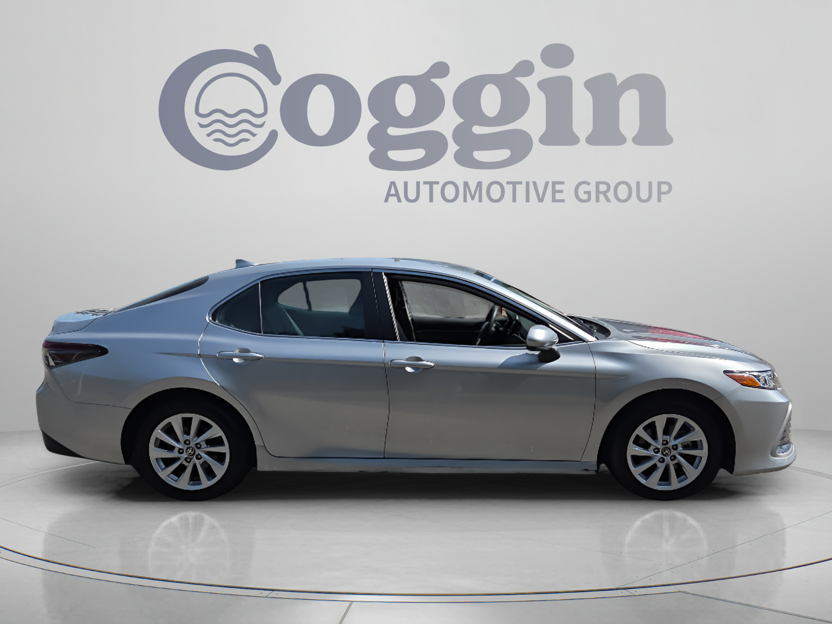 Used 2024 Toyota Camry LE FWD image 6