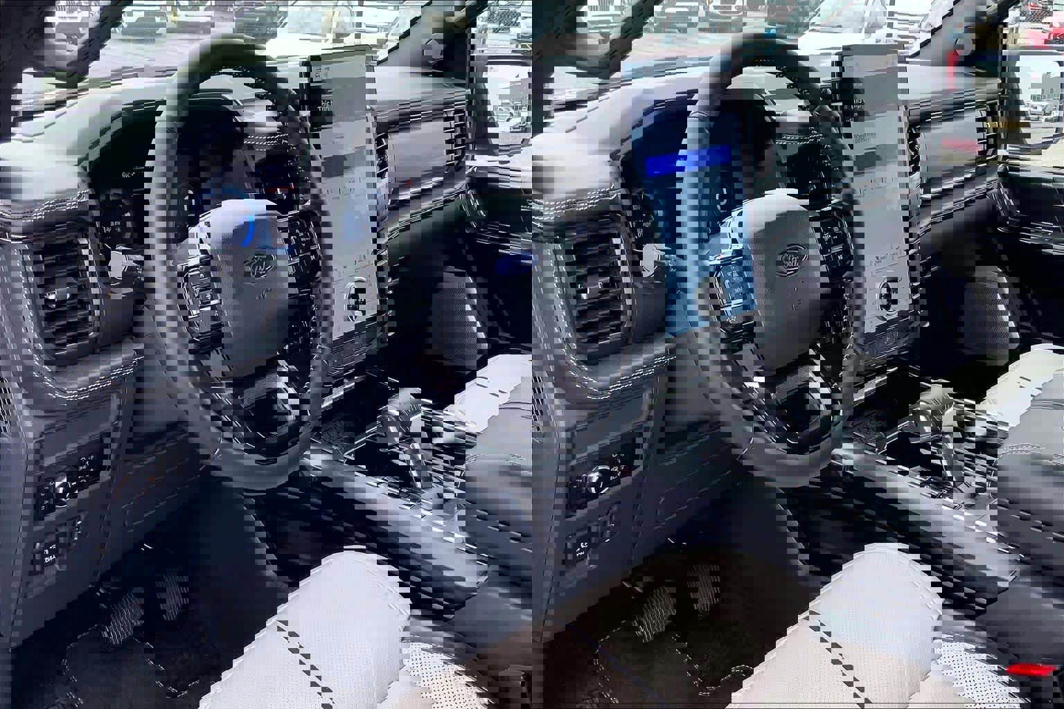 Certified 2025 Ford F150 Lightning Platinum image 18