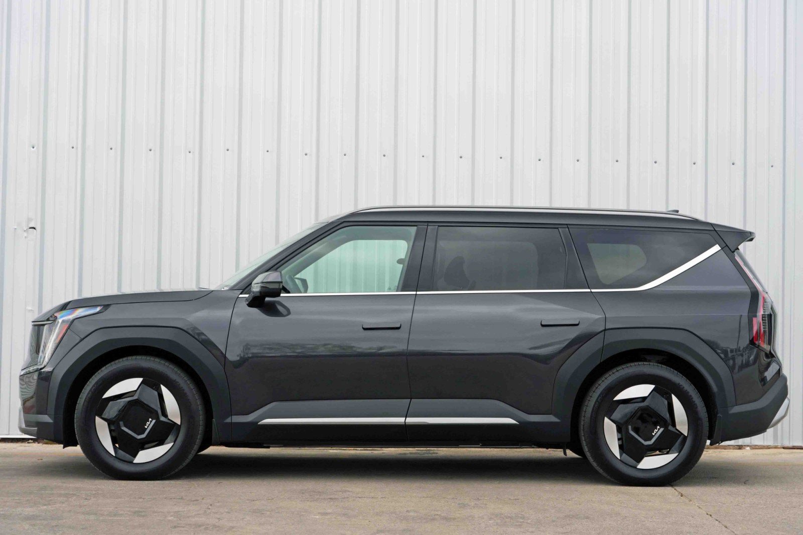 Used 2024 Kia EV9 Wind image 8