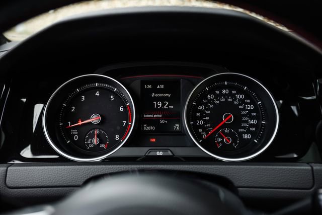 Used 2019 Volkswagen GTI SE FWD image 9