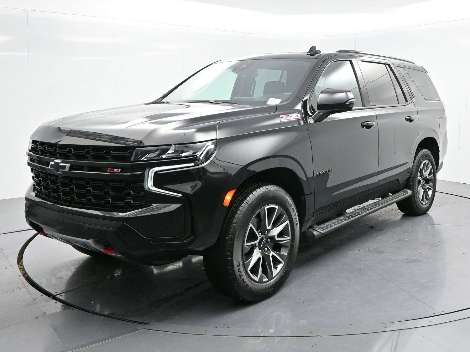 Used 2023 Chevrolet Tahoe Z71 w/ Luxury Package AWD/4WD image 3