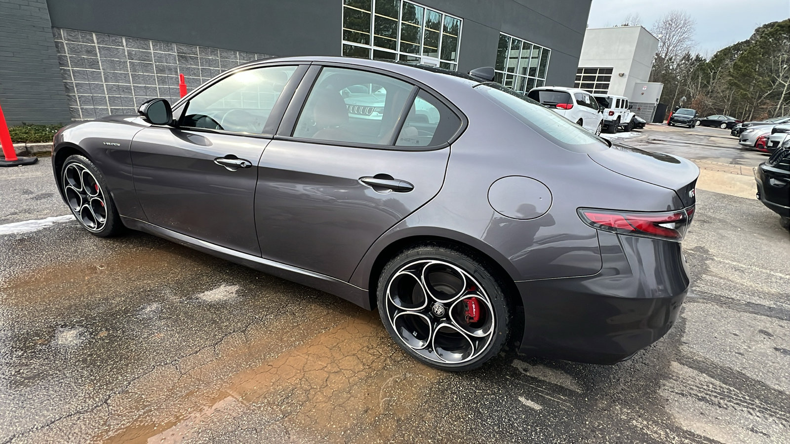 Used 2024 Alfa Romeo Giulia Veloce image 10