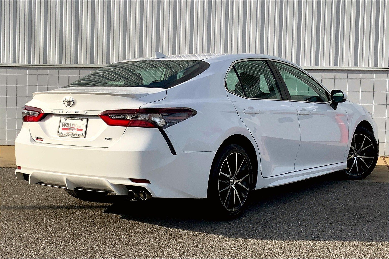 Used 2022 Toyota Camry SE FWD image 17