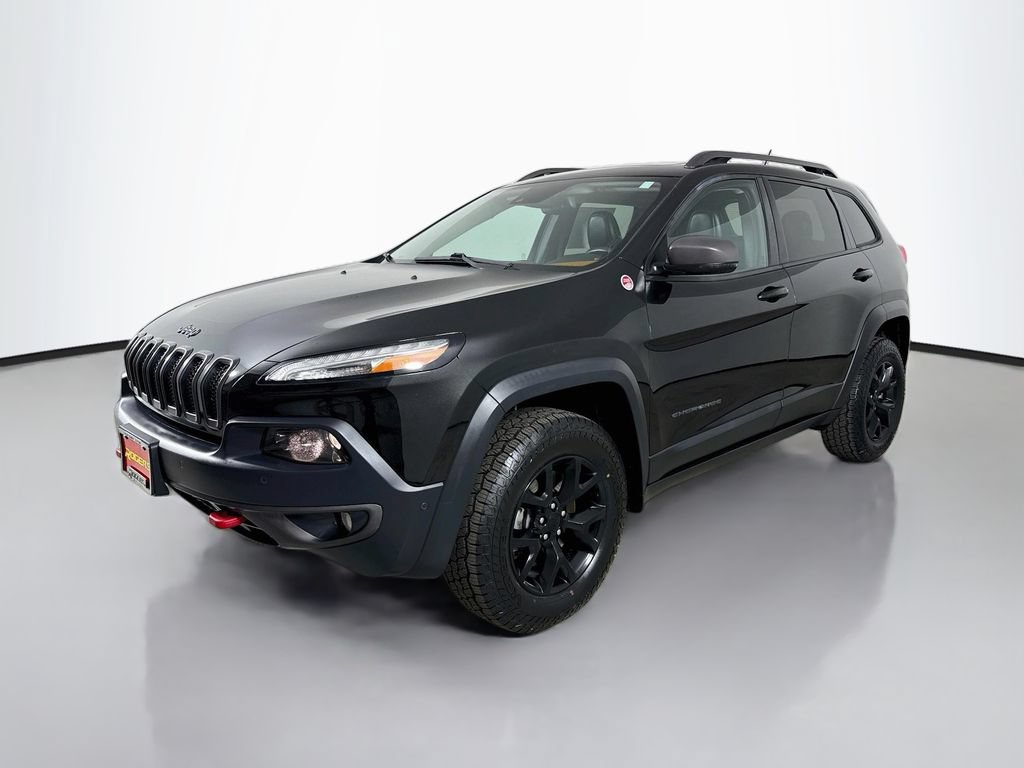 Used 2015 Jeep Cherokee Trailhawk w/ Comfort/Convenience Group AWD/4WD image 3